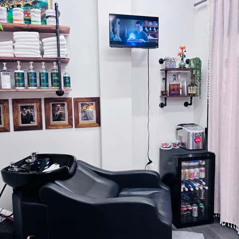 Cave & Co Barbershop and head spa – photo 4
