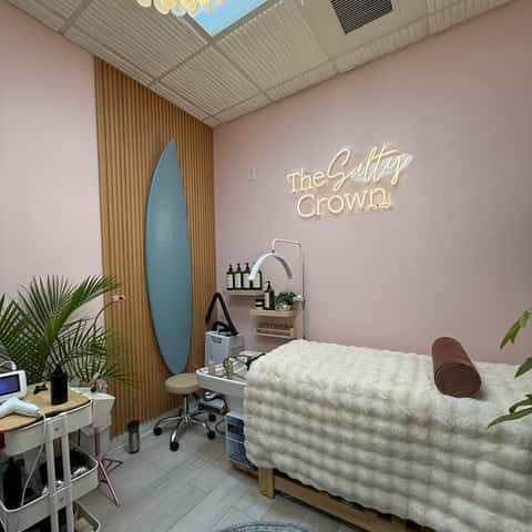 The Salty Crown Holistic Salon and Head Spa – photo 2